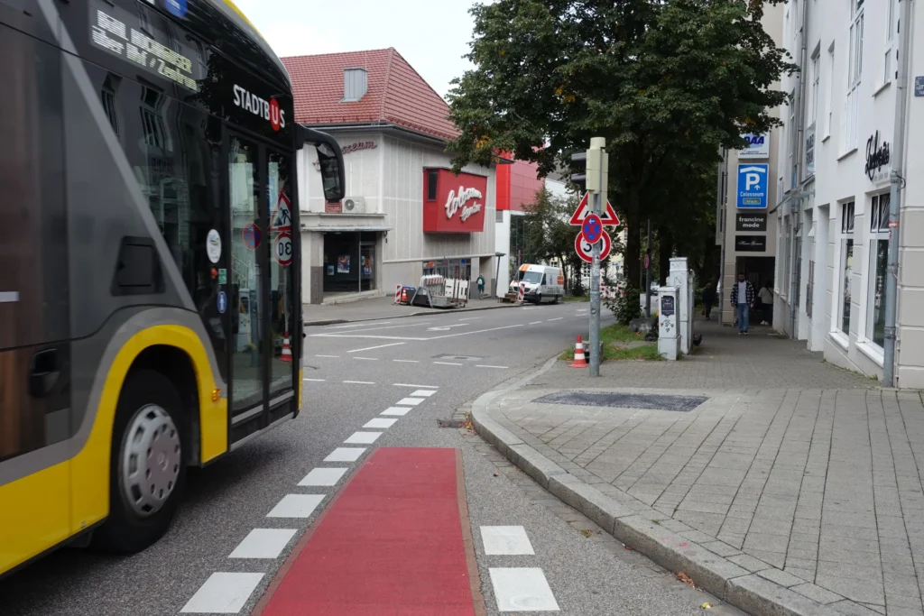 Abruptes Radweg-Ende in der Königstraße Kempten